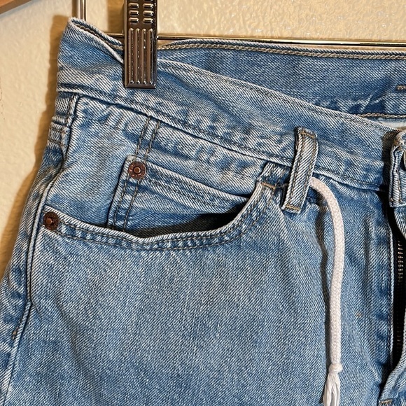 LEVI’S Blue Jean Shorts - Picture 2 of 16